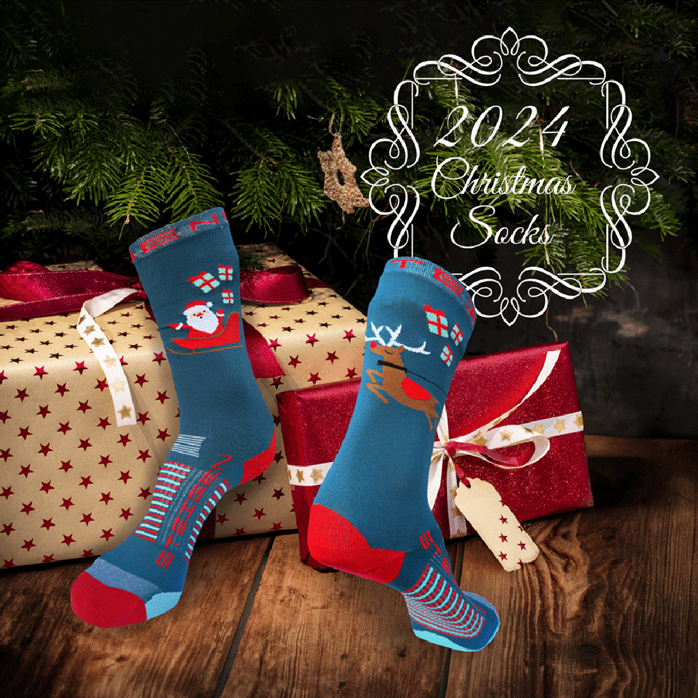 Santa's Sleigh Running Socks ¾ Length